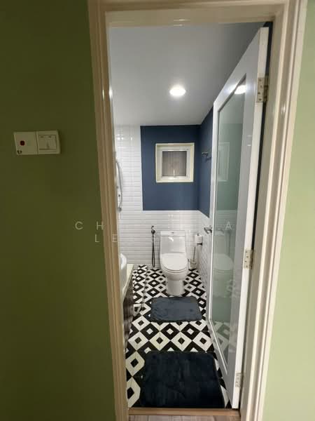 Service Residence for Sale at Main Place Residence - Christina Lesslar - Bathroom - PropertyGuru.com.my