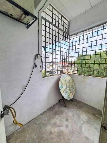 Pangsapuri untuk Dijual di Pangsapuri Ria - Mike Lim - Balcony - PropertyGuru.com.my