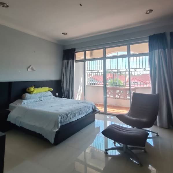 2-storey Terraced House for Sale in Taman Daya (Johor Bahru) - Jason Tan - Bedroom - PropertyGuru.com.my