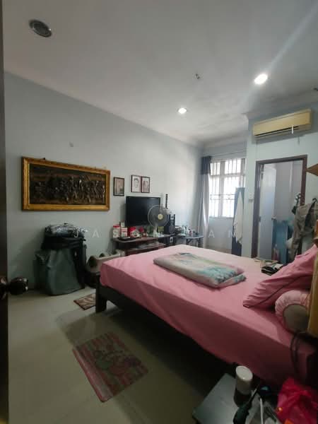 2-storey Terraced House for Sale in Taman Daya (Johor Bahru) - Jason Tan - Bedroom - PropertyGuru.com.my