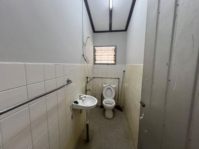 2-storey Terraced House for Rent in Pulau Tikus (Penang) - Eva Liew - Bathroom - PropertyGuru.com.my