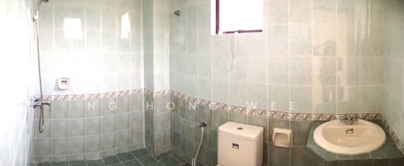 Semi-Detached House for Sale in Bandar Putra Permai (Seri Kembangan) - Eddie Lim - Bathroom - PropertyGuru.com.my