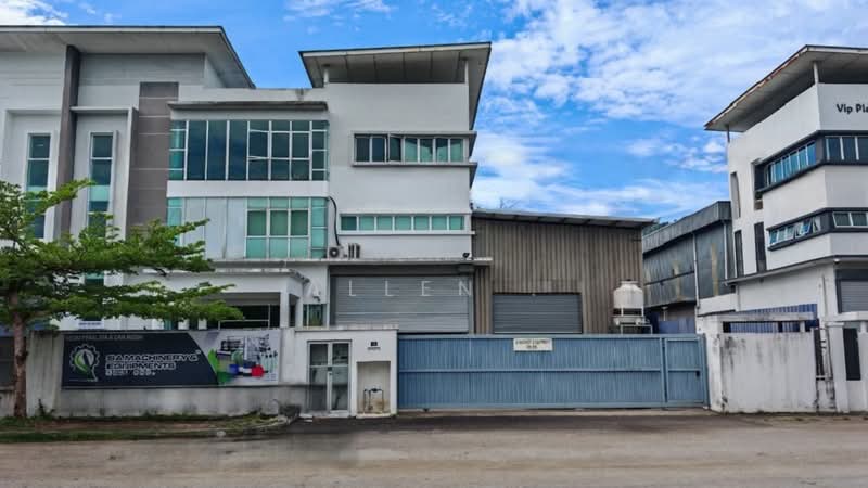 Semi-D Factory for Sale in Kampung Sungai Lalang (Semenyih) - Allen . - Exterior - PropertyGuru.com.my