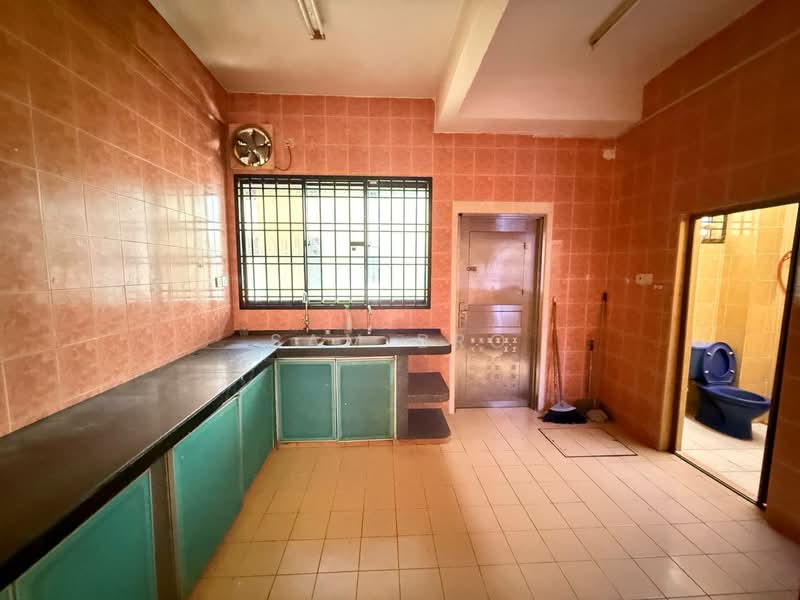2-storey Terraced House for Sale in Taman Setia Indah (Tebrau) - Sam Bro - Kitchen - PropertyGuru.com.my