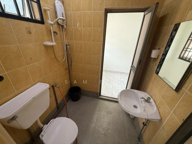 2-storey Terraced House for Sale in Taman Setia Indah (Tebrau) - Sam Bro - Bathroom - PropertyGuru.com.my