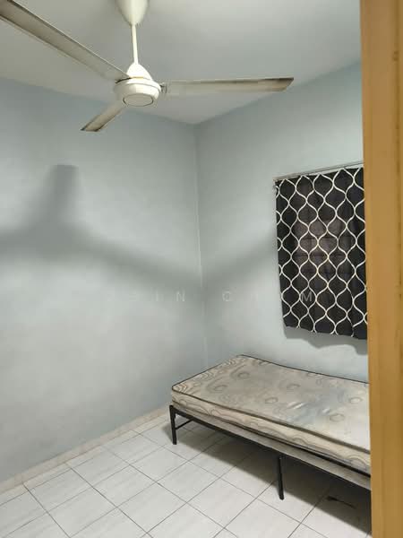Apartment for Rent at Lumayan Apartment (Bdr Tasik Permaisuri) - Robin Chum - Bedroom - PropertyGuru.com.my