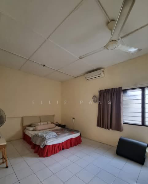 Banglo Pautan untuk Dijual di Kampung Laksamana (Batu Caves) - Ellie Pang - Bedroom - PropertyGuru.com.my