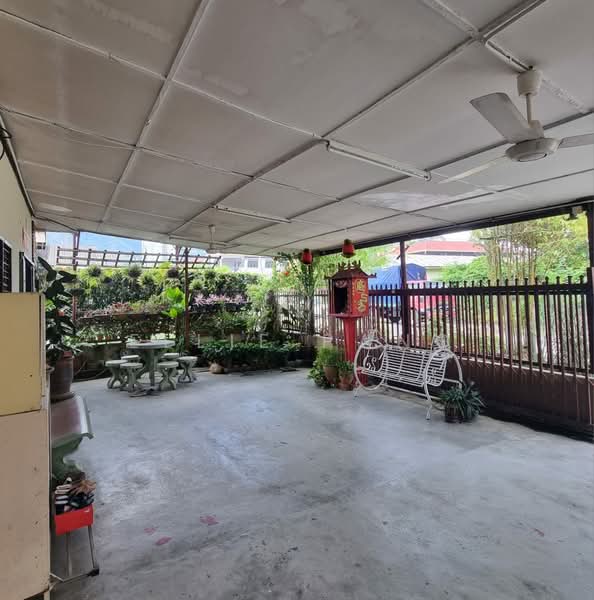 Banglo Pautan untuk Dijual di Kampung Laksamana (Batu Caves) - Ellie Pang - Garden - PropertyGuru.com.my