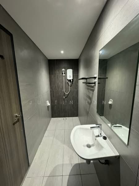 Servis Apartment untuk Disewa di Lakeview Suites @ Edumetro - Justin Tan - Bathroom - PropertyGuru.com.my