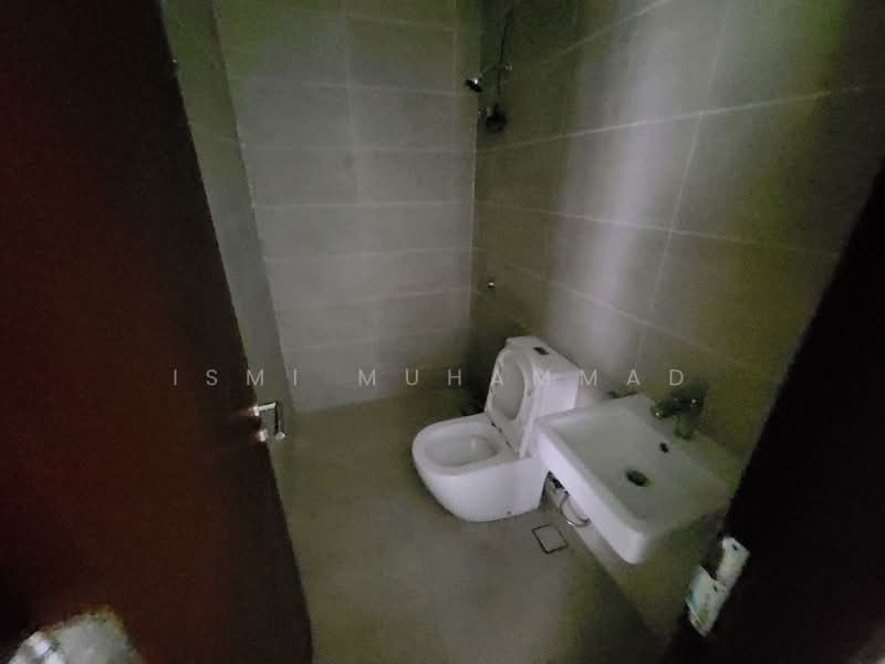 Semi-Detached House for Sale in Seremban 2 (Negeri Sembilan) - Ismi Muhammad - Bathroom - PropertyGuru.com.my