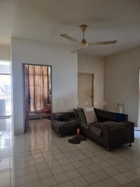 Pangsapuri untuk Dijual di Ixora Apartments - Ellie Pang - Living Room - PropertyGuru.com.my