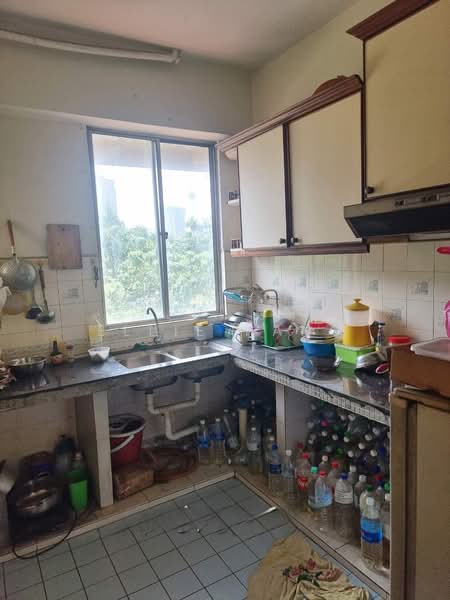 Pangsapuri untuk Dijual di Ixora Apartments - Ellie Pang - Kitchen - PropertyGuru.com.my