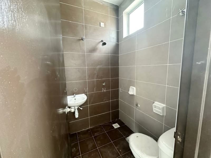 1-storey Terraced House for Sale in Parit Buntar (Perak) - Jovin Lee - Bathroom - PropertyGuru.com.my