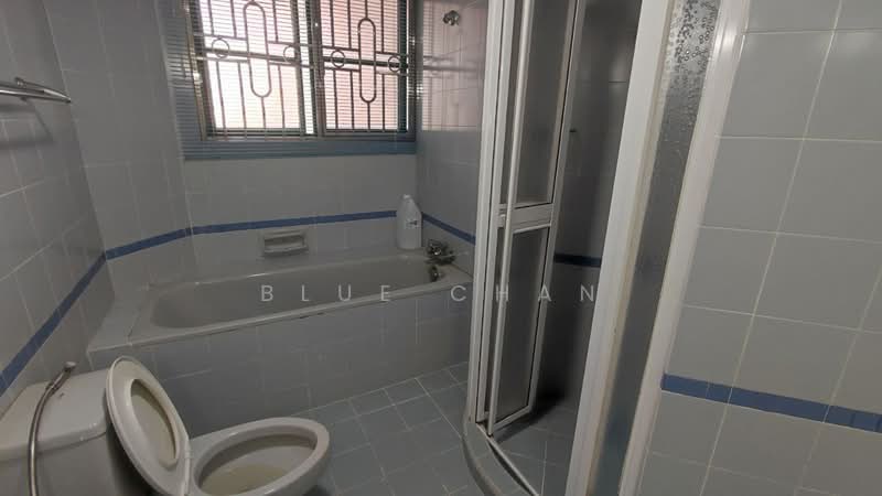 Condominium for Rent at The Straits View Condominium - Blue Chan - Bathroom - PropertyGuru.com.my