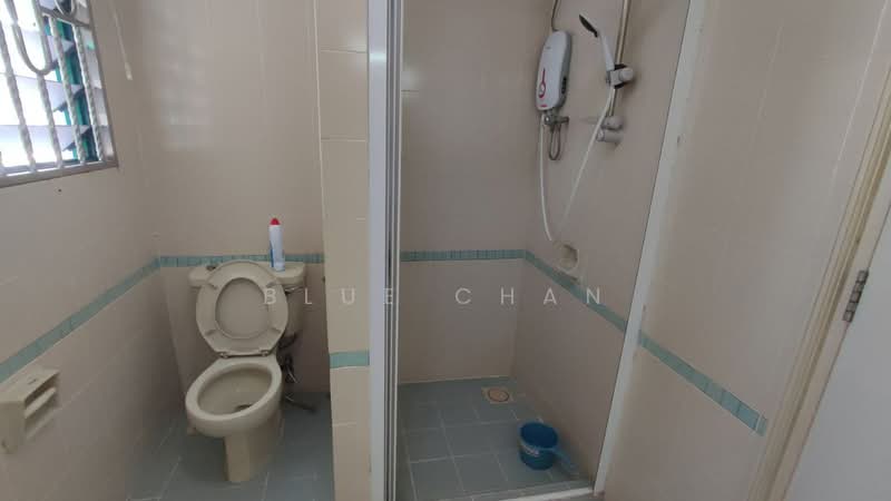 Condominium for Rent at The Straits View Condominium - Blue Chan - Bathroom - PropertyGuru.com.my