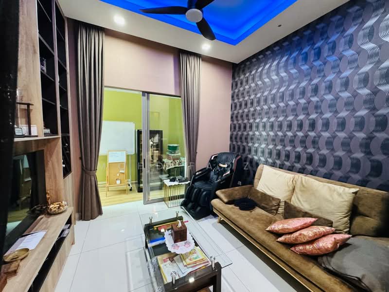 Rumah Berkembar untuk Dijual di Temasya Glenmarie (Glenmarie) - Mohd Fadzli - Living Room - PropertyGuru.com.my