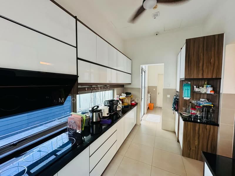 Rumah Berkembar untuk Dijual di Temasya Glenmarie (Glenmarie) - Mohd Fadzli - Kitchen - PropertyGuru.com.my