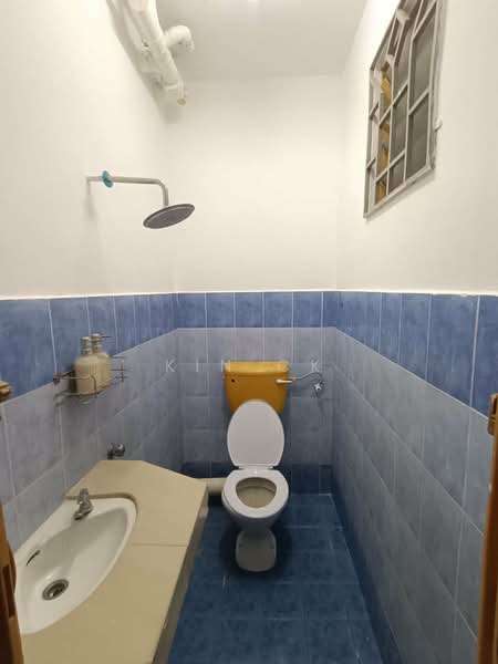 Pangsapuri untuk Disewa di Mentari Court - Kin CK - Bathroom - PropertyGuru.com.my