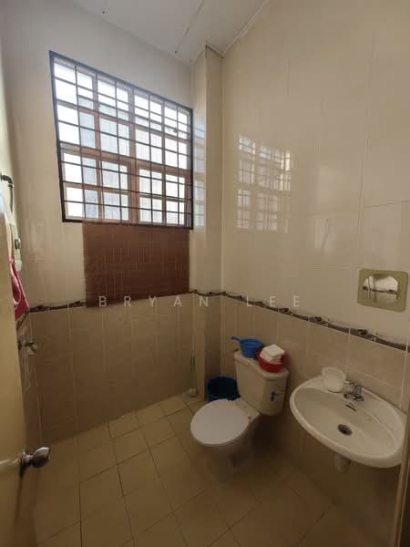 2-storey Terraced House for Sale in Bandar Bukit Puchong 2 (Puchong) - Bryan Lee - Bathroom - PropertyGuru.com.my