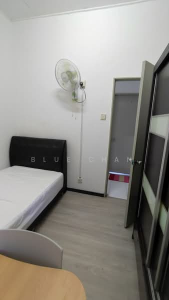 Pangsapuri untuk Disewa di Ria 1 - Blue Chan - Bedroom - PropertyGuru.com.my