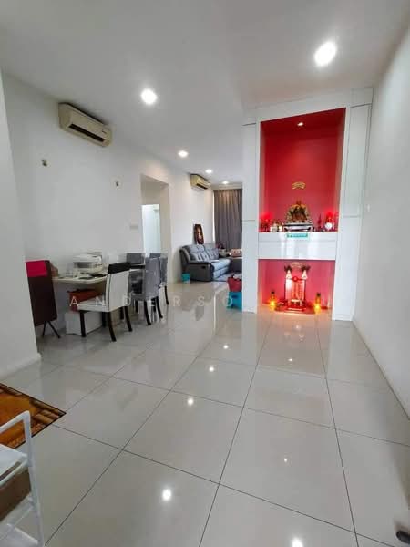 Condominium for Sale at The WaterEdge (Pinggiran Air) - Anderson Yu - Living Room - PropertyGuru.com.my