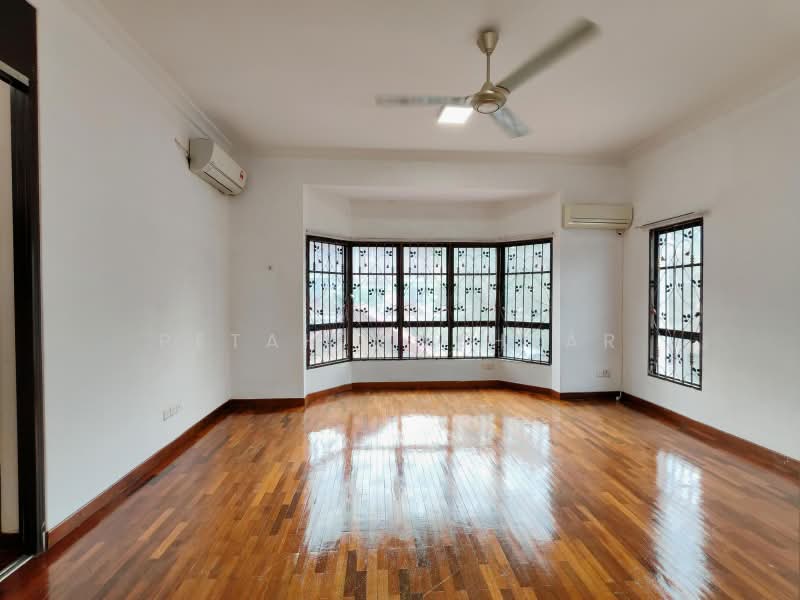 Rumah Teres 2.5 Tingkat untuk Dijual di Presint 16 (Putrajaya) - PETAH MOKHTAR - Living Room - PropertyGuru.com.my