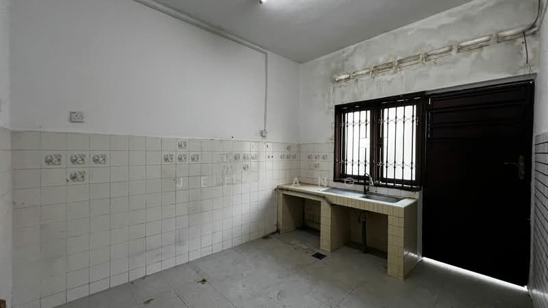 Rumah Teres 2 Tingkat untuk Dijual di Taman Suria (Johor Bahru) - Jeff Ang - Kitchen - PropertyGuru.com.my