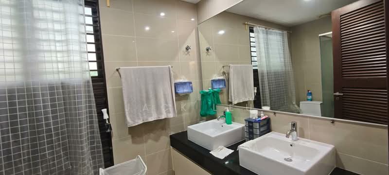 Rumah Teres untuk Dijual di Bandar Kinrara Seksyen 1 (Bandar Kinrara) - Jack Leu - Bathroom - PropertyGuru.com.my