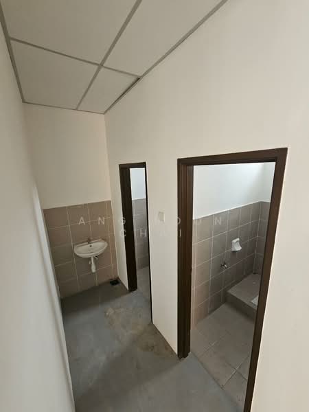 Kedai untuk Disewa di Taman Pulai Flora (Skudai) - Ang Boon Chai - Bathroom - PropertyGuru.com.my