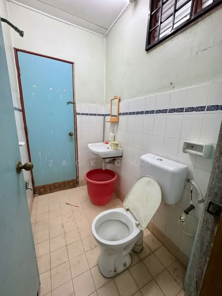 Semi-Detached House for Sale in Taman Megah Ria (Masai) - Zack Chow - Bathroom - PropertyGuru.com.my
