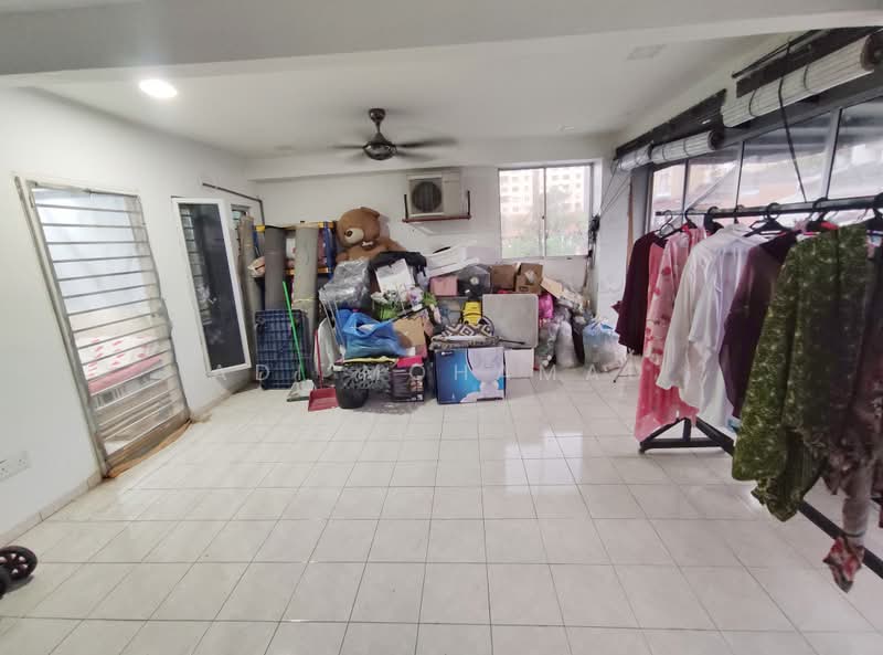 Rumah Teres 2 Tingkat untuk Dijual di Taman Selayang Indah (Selayang) - Adi Mohamad - Huge +1 Room - PropertyGuru.com.my