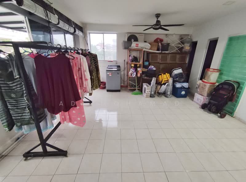 Rumah Teres 2 Tingkat untuk Dijual di Taman Selayang Indah (Selayang) - Adi Mohamad - Huge +1 Room - PropertyGuru.com.my