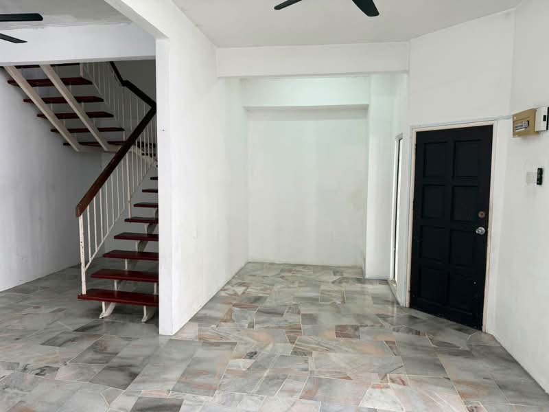 Rumah Teres 2 Tingkat untuk Disewa di Bandar Putra Permai (Seri Kembangan) - Jim Lee - Interior - PropertyGuru.com.my