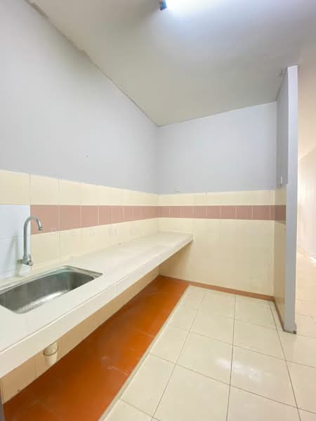 Pangsapuri untuk Disewa di Abdullah Hukum Apartment - Desmond Low - Kitchen - PropertyGuru.com.my
