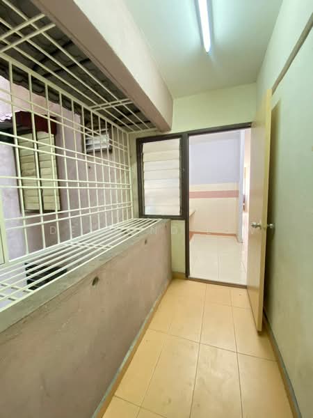 Pangsapuri untuk Disewa di Abdullah Hukum Apartment - Desmond Low - Balcony - PropertyGuru.com.my