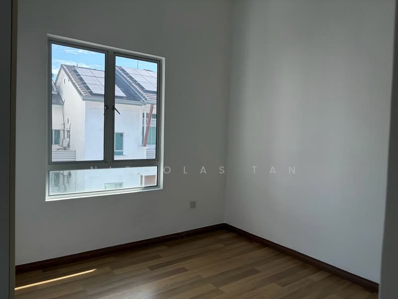 Condominium for Rent at Bayan Villa, Seri Kembangan - Nicholas Tan - Bedroom - PropertyGuru.com.my