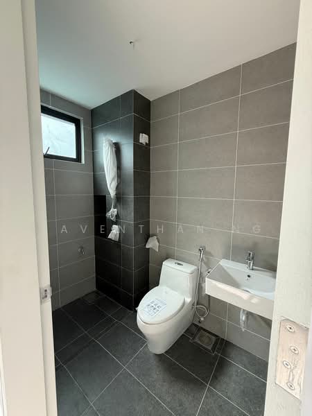 Semi-Detached House for Sale in Taman Gaya (Ulu Tiram) - Javenthan Ng - Bathroom - PropertyGuru.com.my