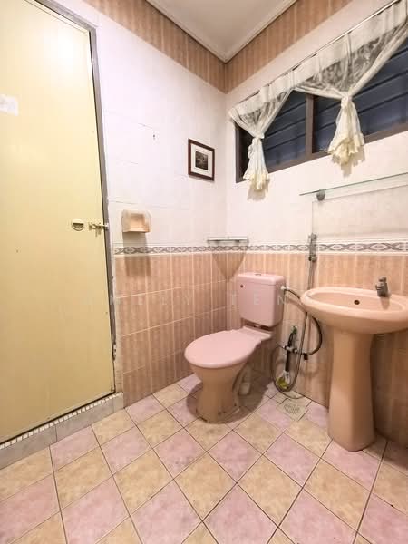 Rumah Teres 2 Tingkat untuk Disewa di Gunung Rapat (Ipoh) - Amely Teng - Bathroom - PropertyGuru.com.my