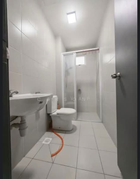 Service Residence for Sale at Meridin Bayvue Serviced Apartment - Carson . - Bathroom - PropertyGuru.com.my