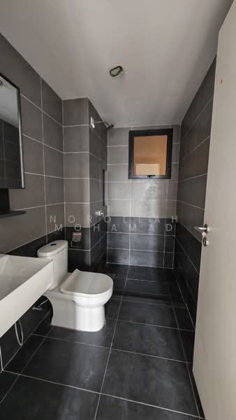 Service Residence for Sale at D'Clover Residences - NOROLLAH MOHAMAD - Bathroom - PropertyGuru.com.my