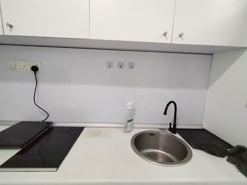 Servis Apartment untuk Disewa di Centrestage Designer Suite - Owen Loke - Kitchen - PropertyGuru.com.my