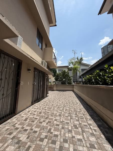 Semi-Detached House for Sale in Jalan Ipoh (Kuala Lumpur) - Dinie Akmal - Exterior - PropertyGuru.com.my