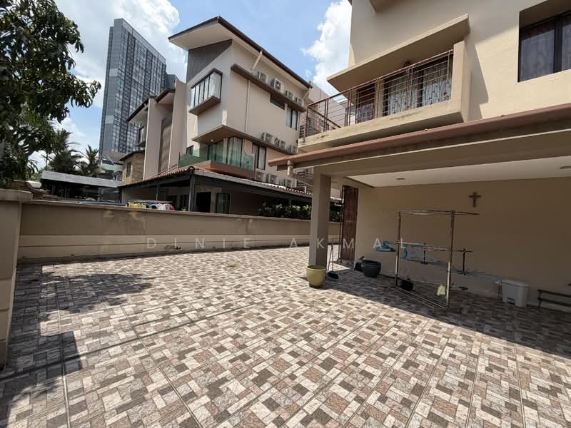 Semi-Detached House for Sale in Jalan Ipoh (Kuala Lumpur) - Dinie Akmal - PropertyGuru.com.my