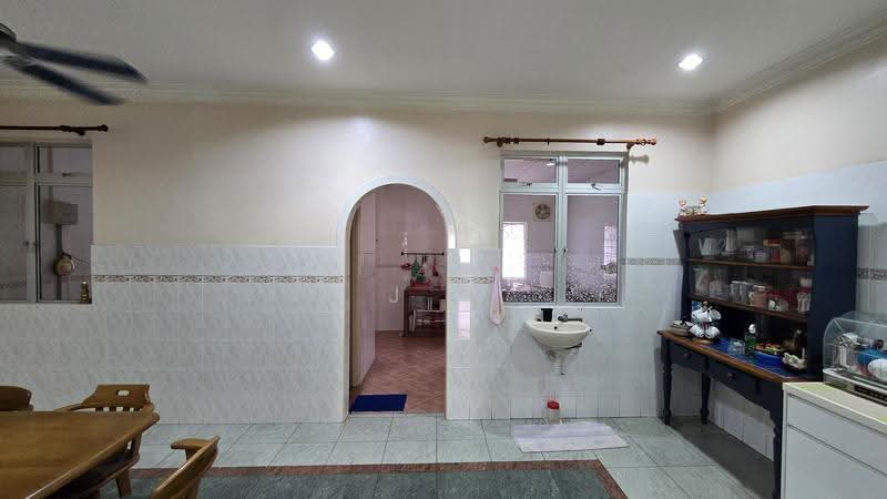 2-storey Terraced House for Sale in Kota Kemuning (Shah Alam) - J J - Kitchen - PropertyGuru.com.my