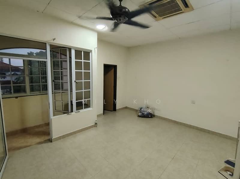 Rumah Berkembar untuk Dijual di D'Kayangan (Shah Alam) - Emily Kho - Living Room - PropertyGuru.com.my