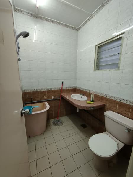 Bungalow for Rent in Taman Taynton View (Cheras) - YP Tan - Bathroom - PropertyGuru.com.my