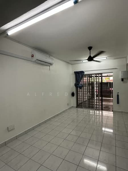 2-storey Terraced House for Rent in Skudai (Johor) - Alfred Yap - Living Room - PropertyGuru.com.my