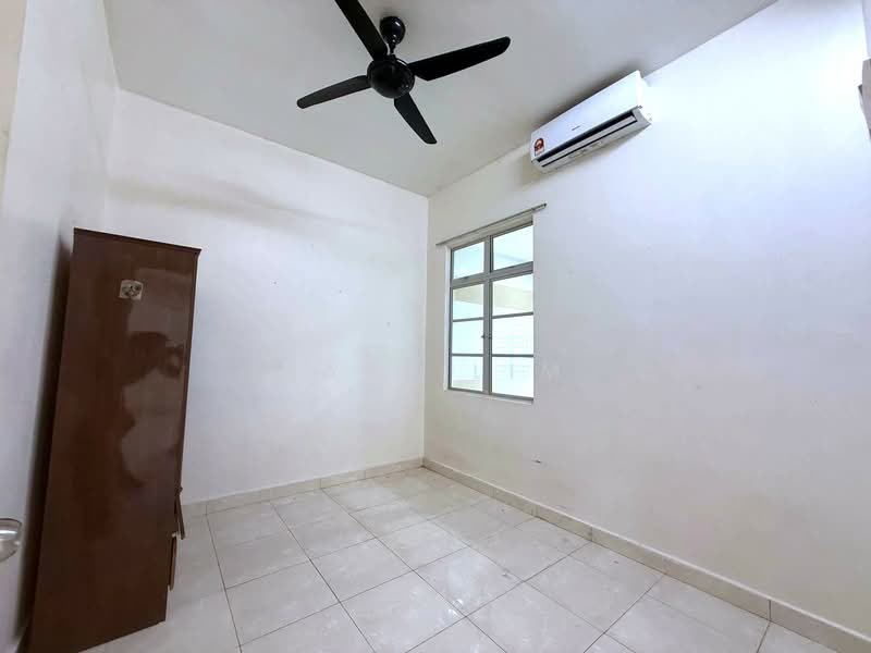 2-storey Terraced House for Sale in Taman Austin Perdana (Tebrau) - Karl Lim - Bedroom - PropertyGuru.com.my