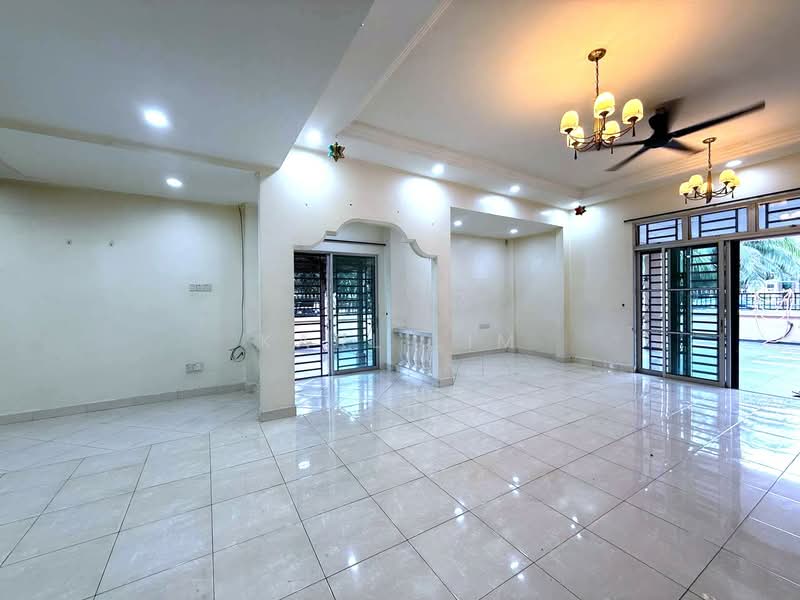 2-storey Terraced House for Sale in Taman Austin Perdana (Tebrau) - Karl Lim - Living Room - PropertyGuru.com.my