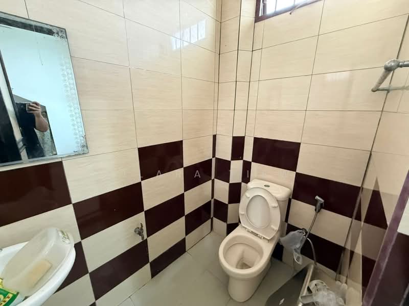 Bungalow for Sale in Taman Bukit Kempas (Tampoi) - Lilara Tiew - PropertyGuru.com.my